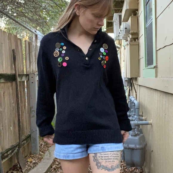 90s vintage sweater black with button detail - Picture 2 of 5